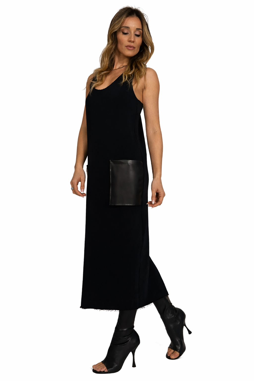 Vestido de mujer coral con bolsillos de piel sintética